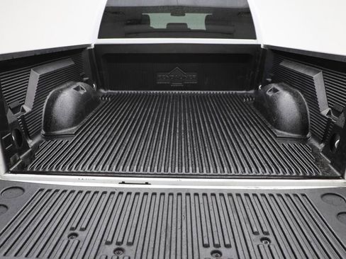 Used 2018 RAM 2500 Tradesman w/ Chrome Appearance Group image 12