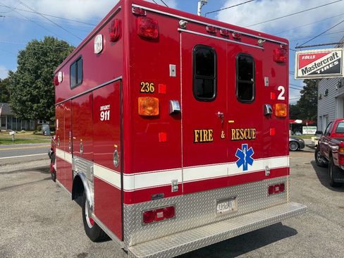 Used 1992 Ford F450 2WD Regular Cab Super Duty image 1