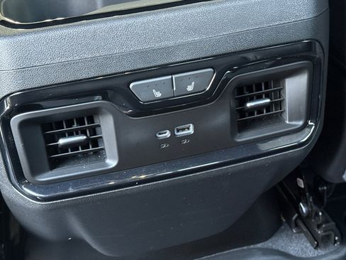 Used 2023 GMC Sierra 1500 AT4 w/ Technology Package AWD/4WD image 41