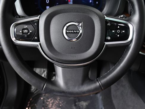 Used 2024 Volvo XC60 B5 Plus image 10