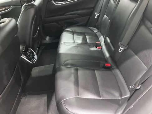 Used 2013 Cadillac XTS Premium image 15