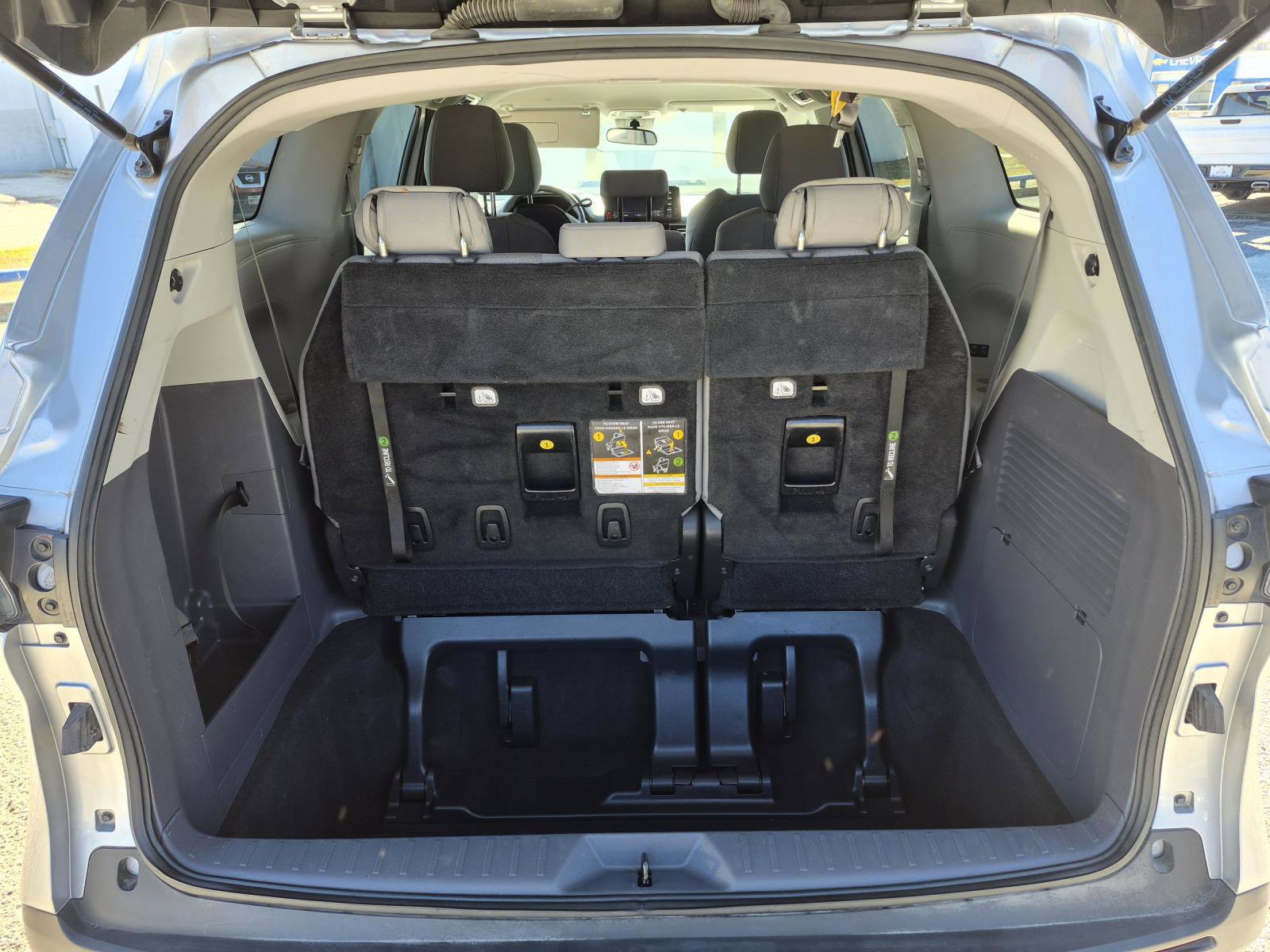 Used 2022 Toyota Sienna LE FWD image 13