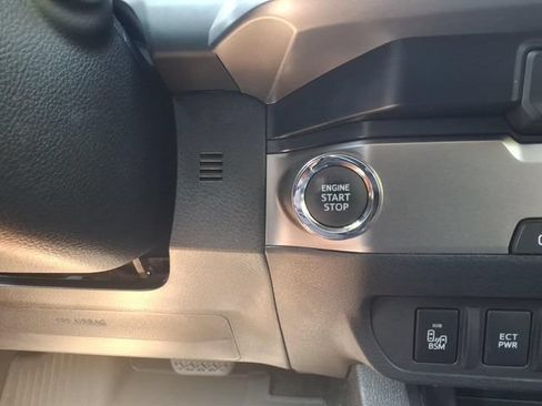 Used 2023 Toyota Tacoma SR5 w/ Technology Package RWD image 18