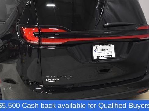 New 2026 Chrysler Pacifica Select w/ S Appearance Package FWD image 40