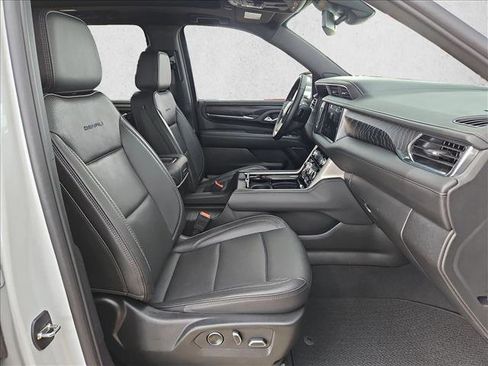 Used 2024 GMC Yukon XL Denali image 23