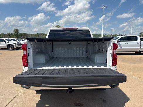 Used 2025 Chevrolet Silverado 1500 LT AWD/4WD image 5