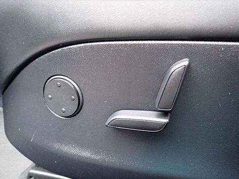 Used 2020 Tesla Model S Long Range image 12