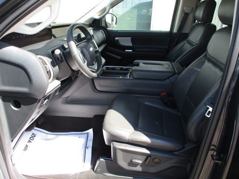 Used 2025 Ford Expedition Active AWD/4WD image 11