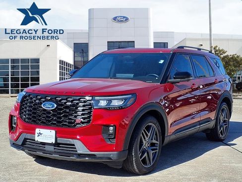 Used 2025 Ford Explorer ST image 1