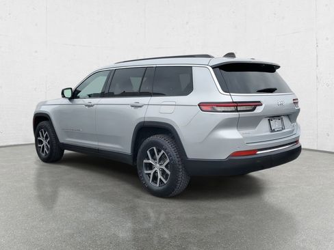 Used 2024 Jeep Grand Cherokee L Limited w/ Luxury Tech Group II image 5