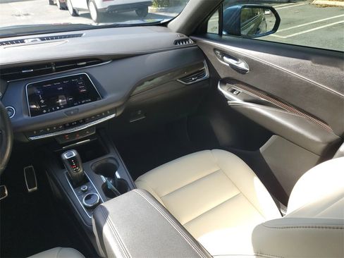 Used 2019 Cadillac XT4 Sport w/ Driver Awareness Package image 17