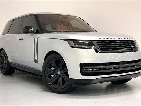 Used 2023 Land Rover Range Rover SE image 37