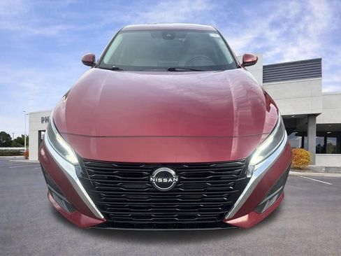 Used 2023 Nissan Altima 2.5 SV FWD image 2