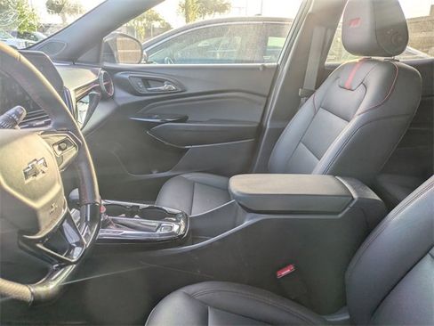 Used 2025 Chevrolet Trax RS w/ Sunroof Package image 7