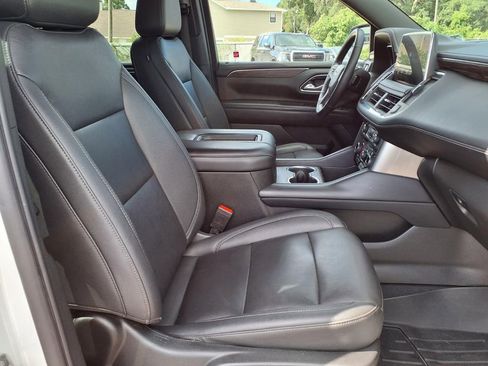 Used 2022 Chevrolet Suburban LT w/ Luxury Package AWD/4WD image 13