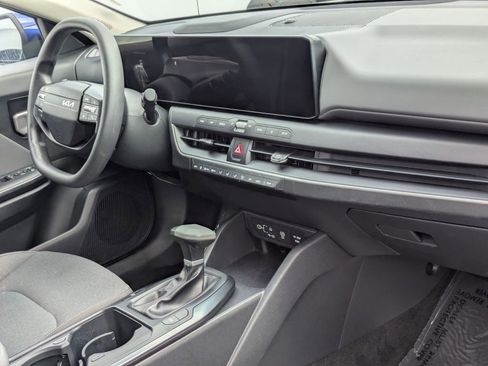 Used 2025 Kia K4 LXS image 30