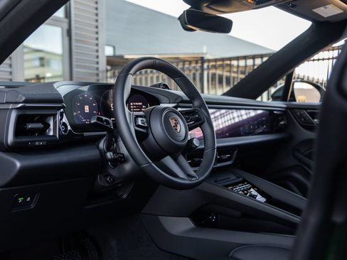 Certified 2025 Porsche Macan Electric RWD image 4