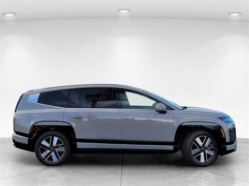 New 2026 Hyundai Ioniq 9 SEL image 8