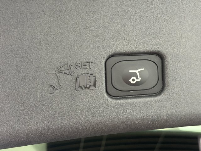 Used 2026 Lincoln Nautilus Premier w/ Equipment Group 102A AWD/4WD image 23