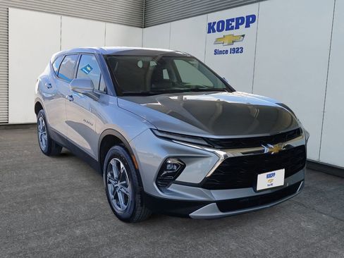 Used 2025 Chevrolet Blazer LT FWD image 7
