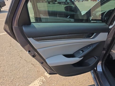 Used 2018 Honda Accord Touring image 26