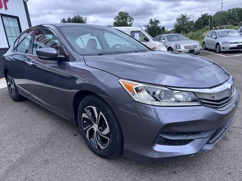 Used 2017 Honda Accord LX image 4