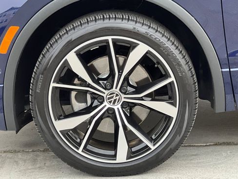 Used 2022 Volkswagen Tiguan SEL R-Line image 27