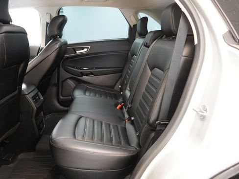 Used 2019 Ford Edge SEL w/ Equipment Group 201A AWD/4WD image 26