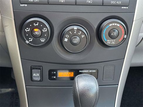 Used 2010 Toyota Corolla LE image 19