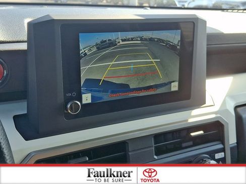 Certified 2024 Toyota Tacoma TRD Off-Road AWD/4WD image 17