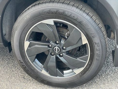 Certified 2024 Nissan Rogue SV w/ SV Premium Package AWD/4WD image 35