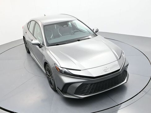 Used 2025 Toyota Camry SE image 33