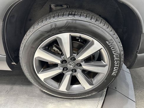 Certified 2024 Honda Pilot Touring image 10
