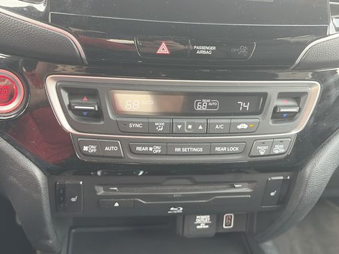 Used 2021 Honda Pilot Touring image 37