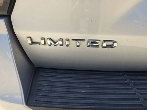 Used 2019 Ford Expedition Limited w/ Equipment Group 302A RWD image 8