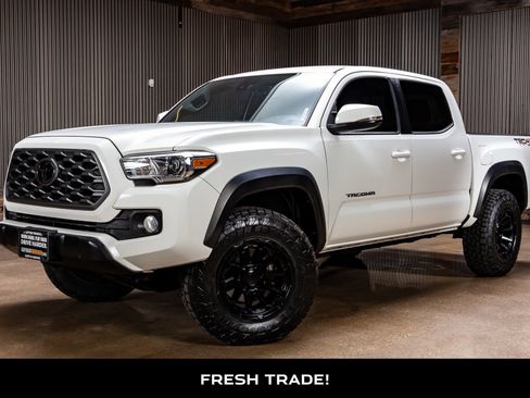 Used 2022 Toyota Tacoma TRD Off-Road image 5