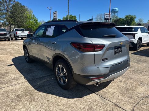 Used 2024 Chevrolet Blazer LT w/ Convenience Package FWD image 4