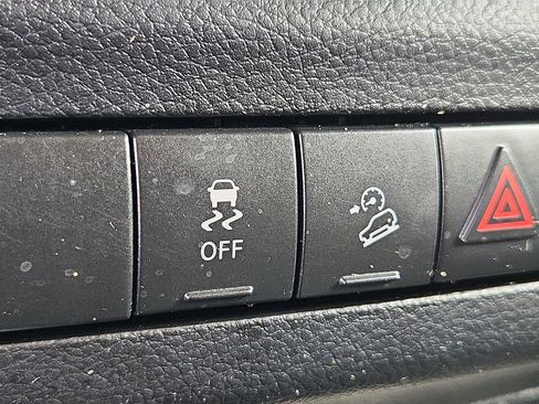 Used 2013 Jeep Wrangler Unlimited Sahara image 26