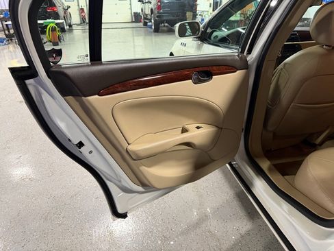 Used 2009 Buick Lucerne CX image 14