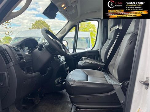 Used 2025 RAM ProMaster 2500 w/ Convenience Group FWD image 10