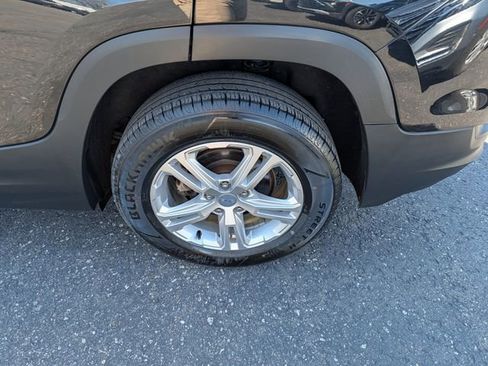 Used 2020 GMC Terrain SLE w/ Driver Convenience Package image 4