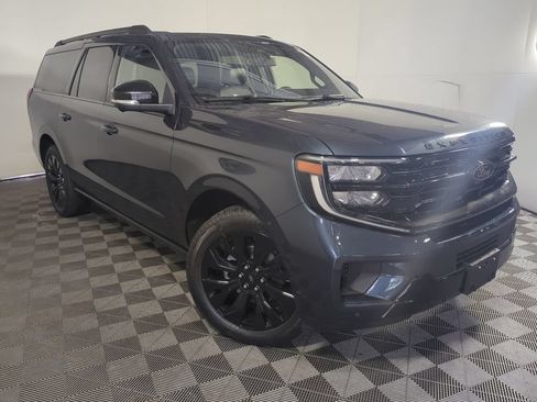 Used 2025 Ford Expedition Max Platinum w/ Stealth Appearance Package AWD/4WD image 2