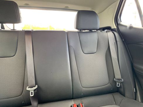 Used 2025 Buick Encore GX Preferred AWD/4WD image 36