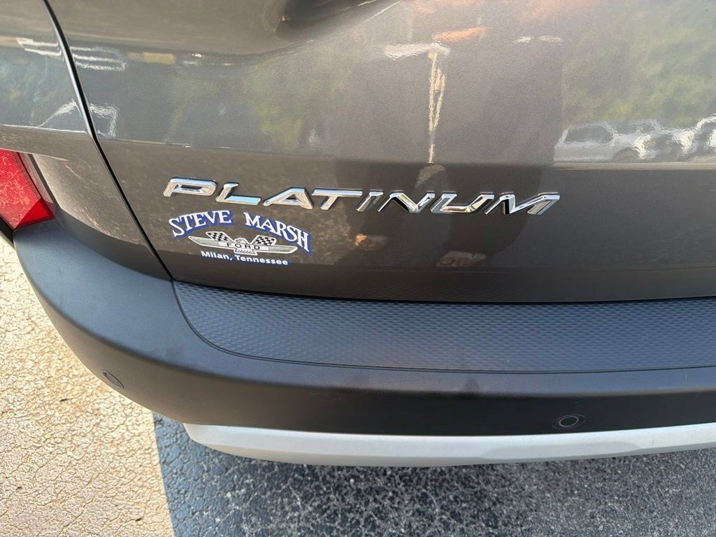 Used 2025 Ford Escape Platinum AWD/4WD image 11
