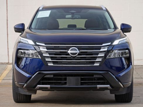 Used 2024 Nissan Rogue Platinum AWD/4WD image 6