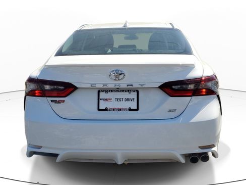 Used 2024 Toyota Camry SE image 5