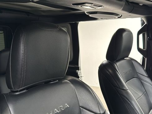 Used 2018 Jeep Wrangler Unlimited Sahara image 19