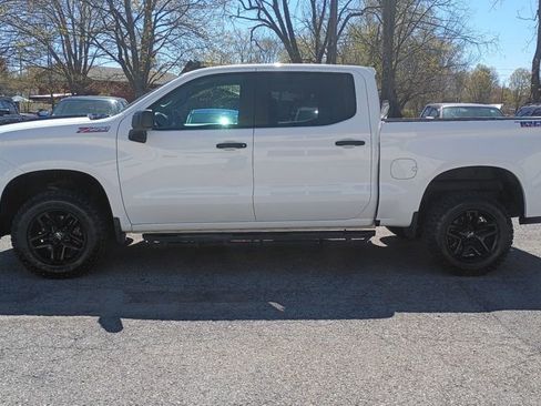 Used 2022 Chevrolet Silverado 1500 Custom Trail Boss w/ LPO, Dark Essentials Package AWD/4WD image 6