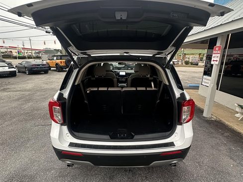 Used 2021 Ford Explorer Limited w/ Equipment Group 301A image 10