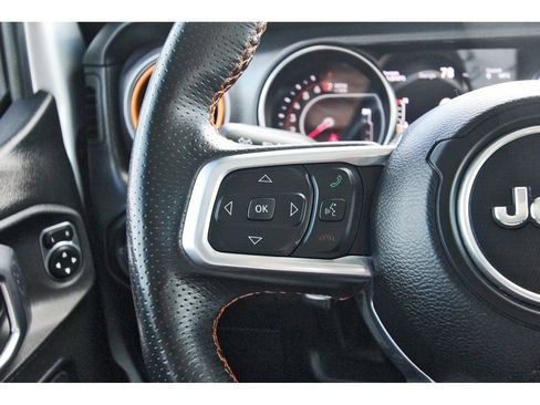 Used 2022 Jeep Gladiator Mojave w/ Cold Weather Group image 19